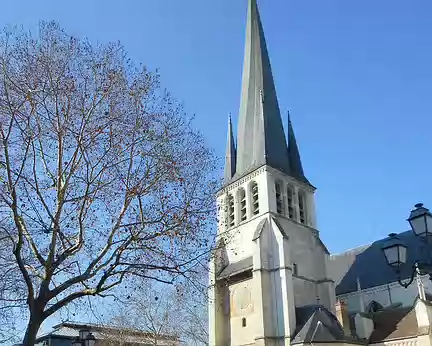 PXL041 Eglise St-Rémy et le Marché (Halles Baltard)